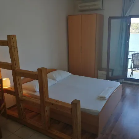 Konukevi Trim And 3*